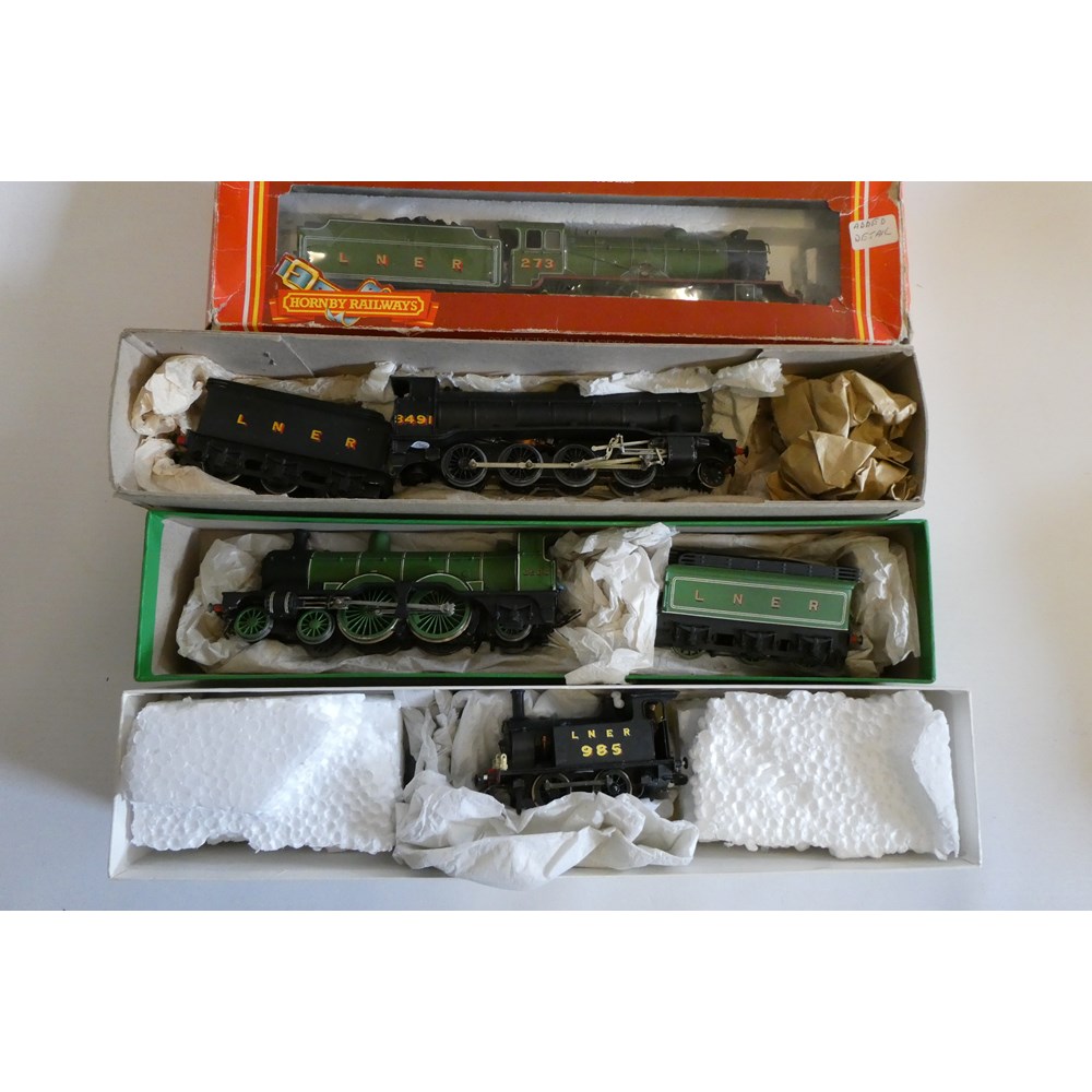 A HORNBY O GAUGE 4-4-4 LOCOMOTIVE, No. 460, L.N.E.R. livery A HORNBY O GAUGE 4-4-4 LOCOMOTIVE, No. 460, L.N.E.R. livery
