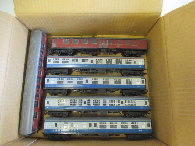 Unboxed rolling stock by Triang, Hornby and Bachmann including B.R. and L.N.E.R. coaches, goods Image