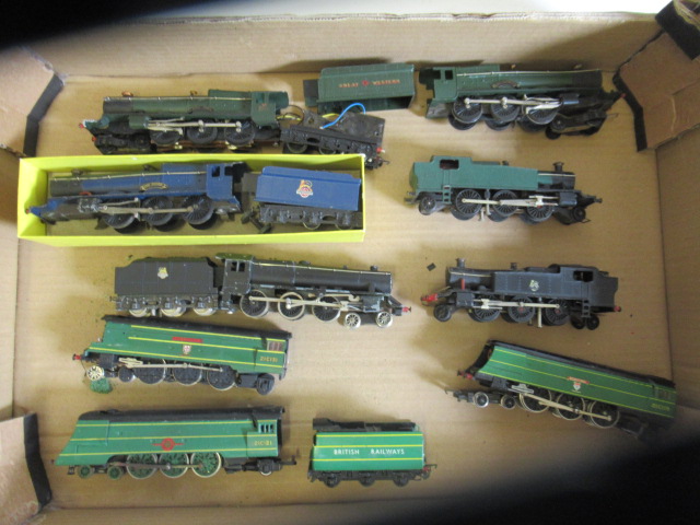 Nine unboxed locomotives by Graham Farish, Hornby and others, some items have damage or parts, Image