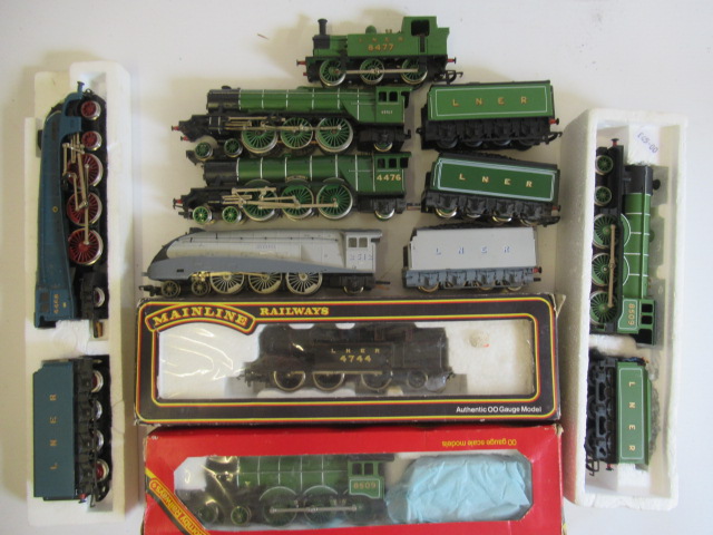 Eight L.N.E.R. locomotives by Hornby and Mainline including A4 Silver Fox and A3 Royal Lancer, F Image