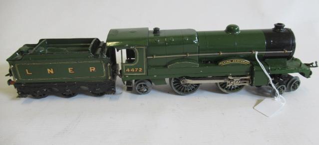 Hornby clockwork Flying Scotsman in L.N.E.R. green, damage to buffer beam, minor paint loss, F (Est. Image