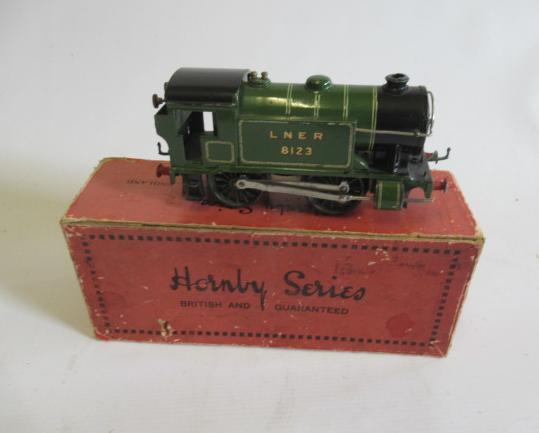 Hornby clockwork No1 Special Tank in L.N.E.R. green, minor paint loss, boxed F (Est. plus 24% Image