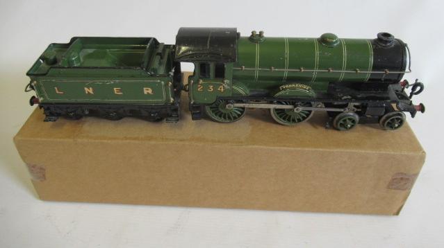 Hornby clockwork 4-4-0 Yorkshire in L.N.E.R. green, some paint loss, F (Est. plus 24% premium inc. Image