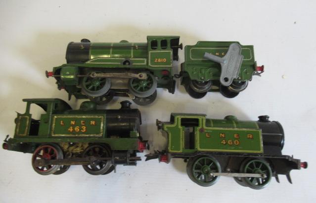 Three playworn Hornby clockwork locomotives finished in L.N.E.R. green, some paint damage, F-P (Est. Image