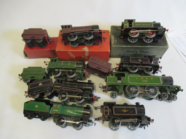 Unboxed playworn Hornby clockwork locomotives, some rusting, paint loss, P-F (Est. plus 24% premium Image