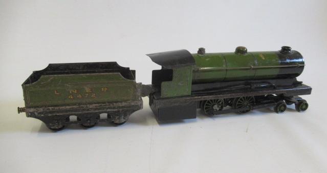 Bowman spirit fired 4-4-0 finished in L.N.E.R. green 4472, paint burns on boiler, tender has paint Image
