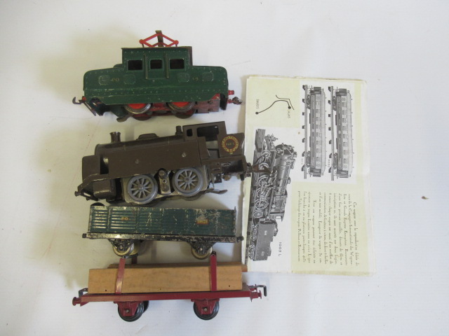 Le-Rapide electric 0-4-0 locomotive in P.O. green and electric tank locomotive in brown with two Image