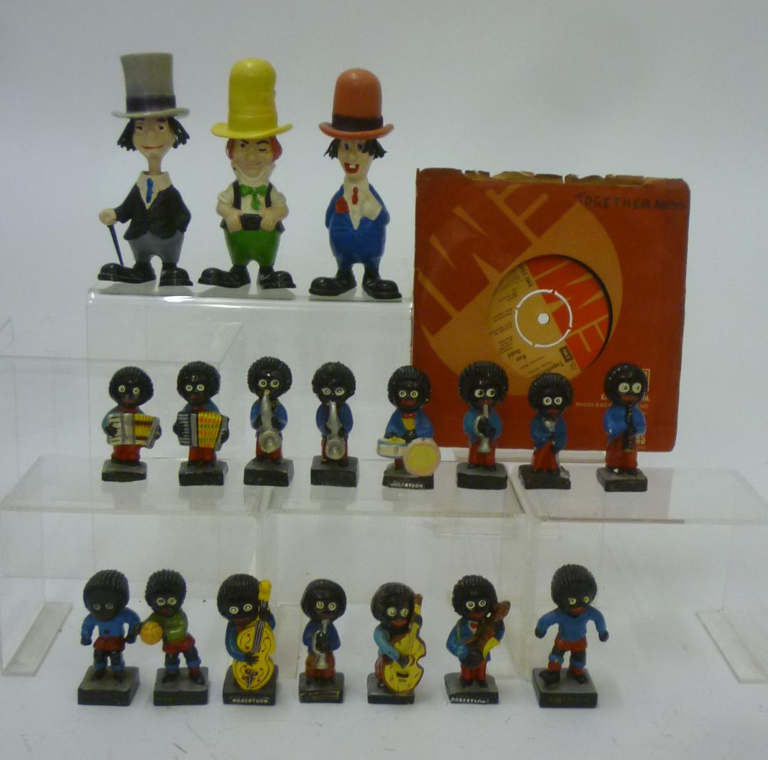 A set of fifteen Robertson's Jam Golly figures comprising twelve musicians and three footballers Image
