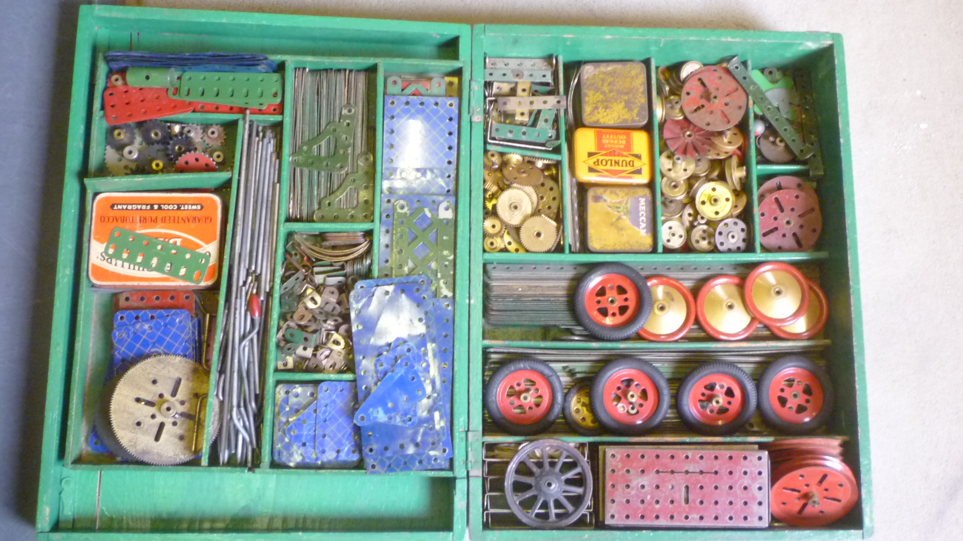 A quantity of old Meccano items Image