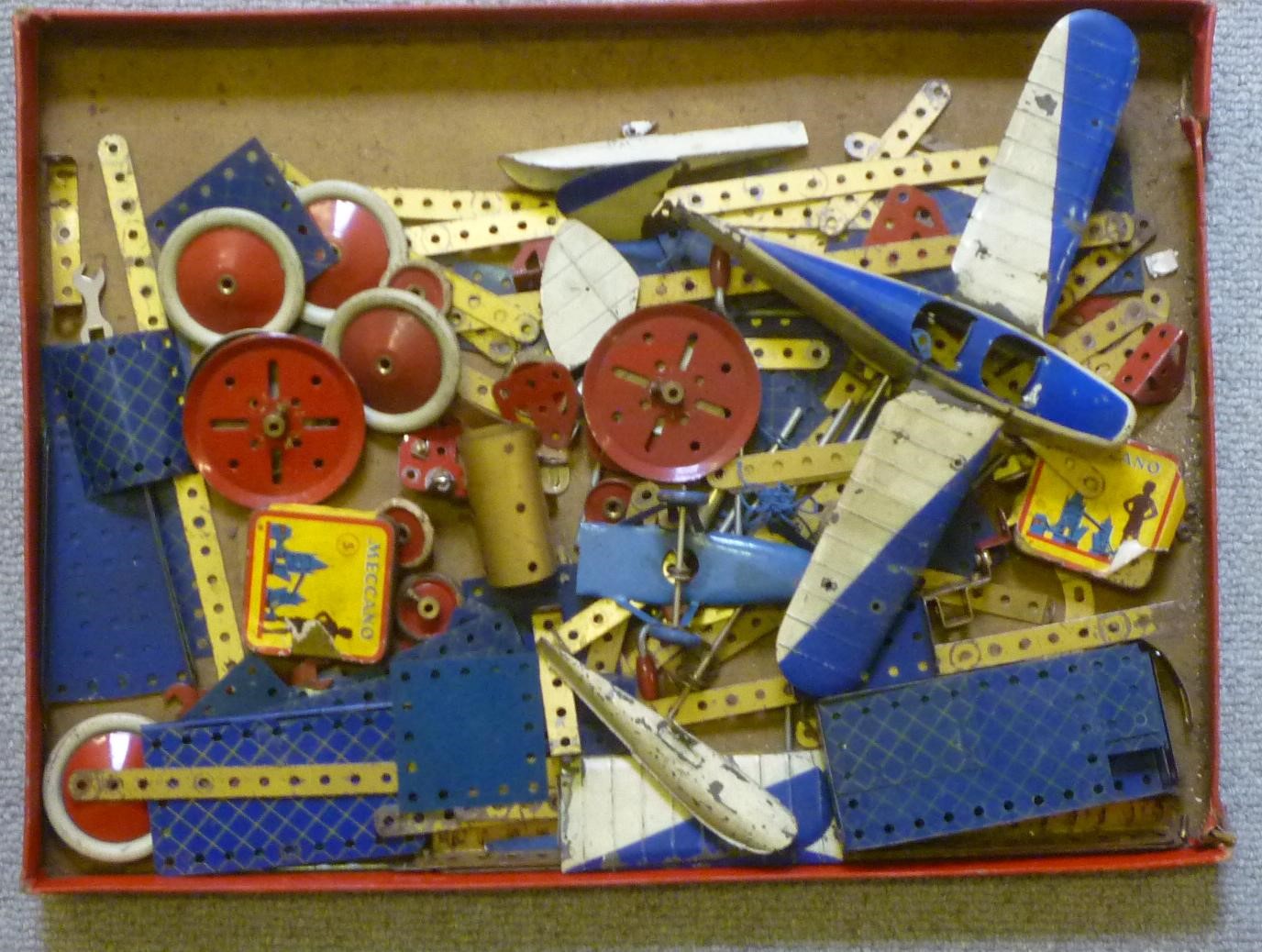 A quantity of Meccano parts Image