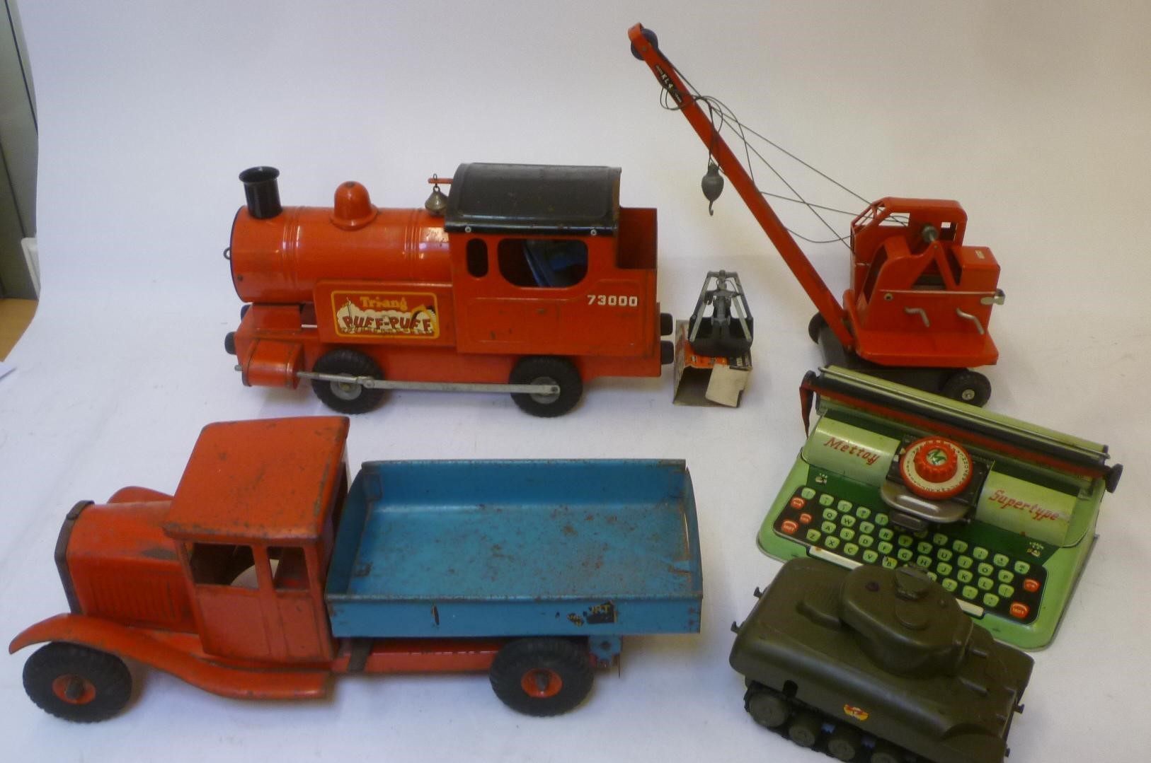 A Triang Priestman Grab crane with shovel Image