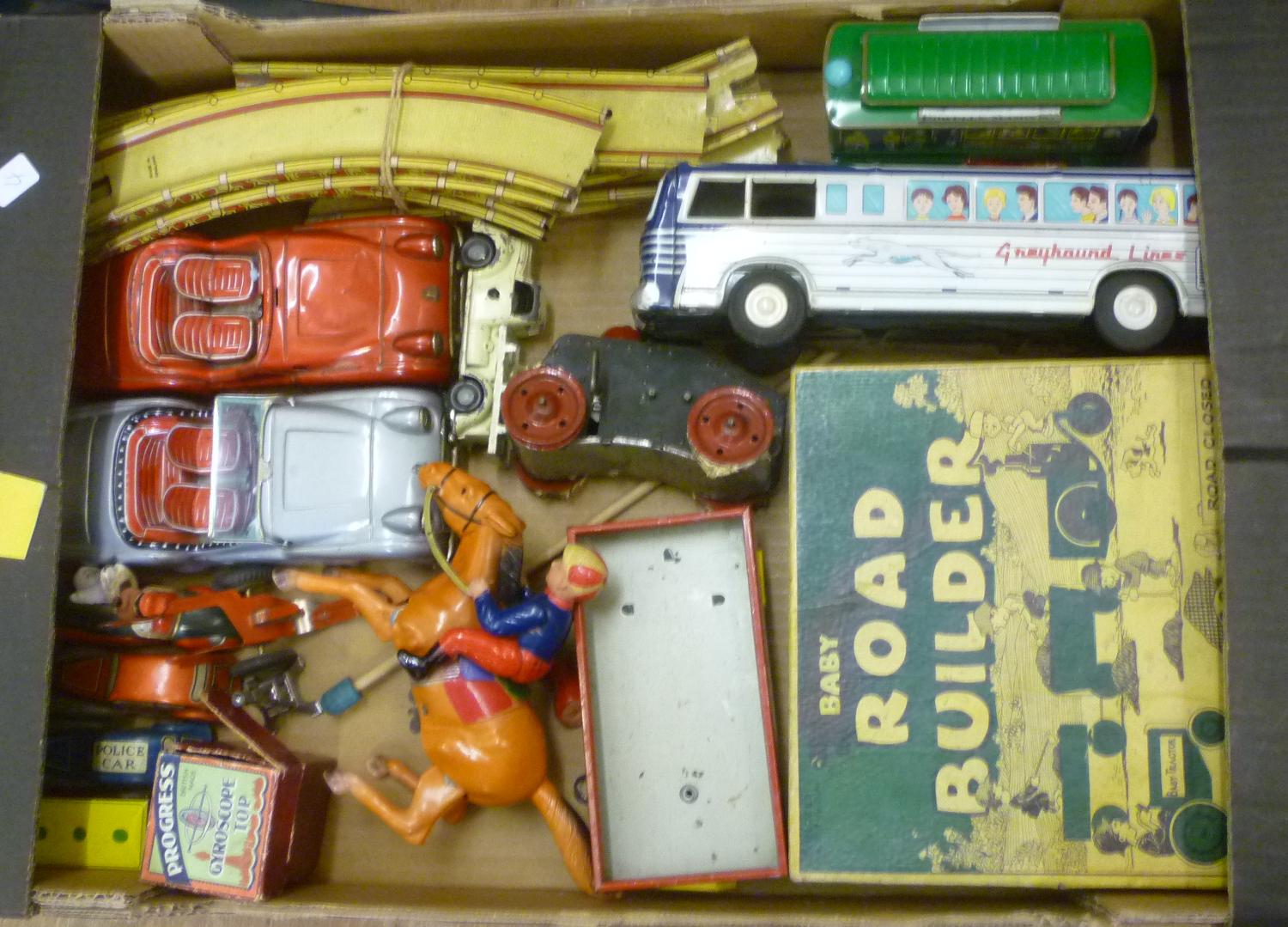 Thirteen various tinplate toys mainly friction drive or clockwork Image