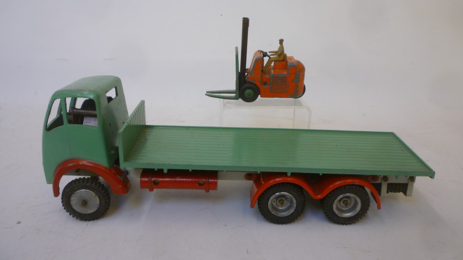 A Shackleton Models Foden FG six wheel platform lorry (1948-52) Image