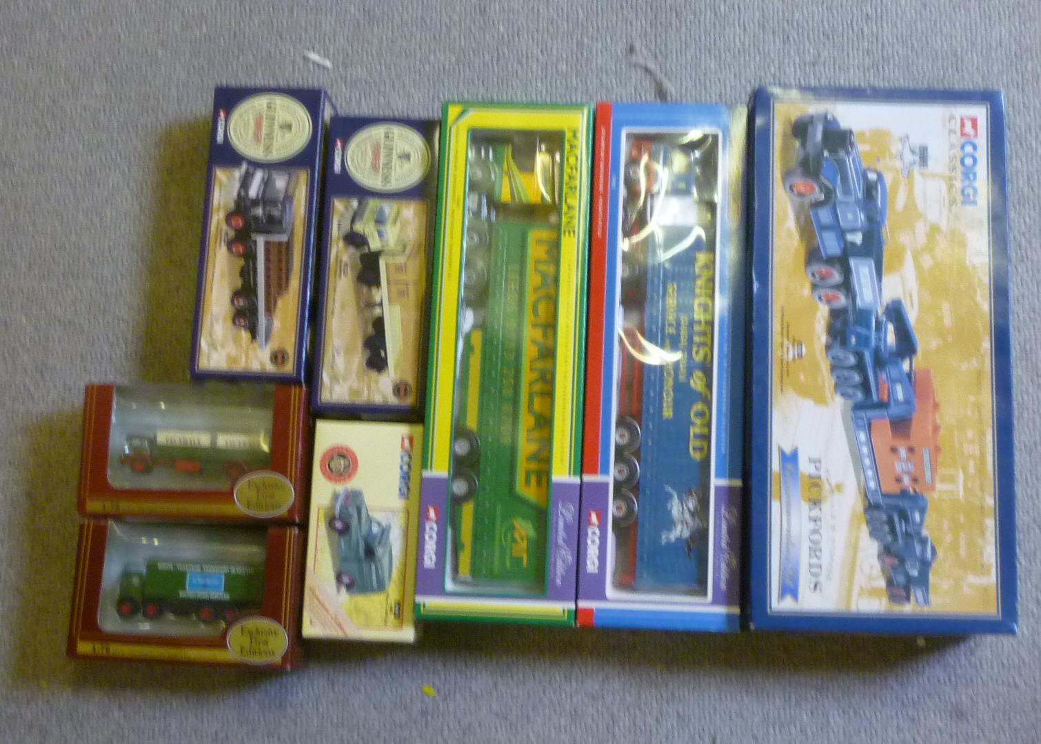 55201 Corgi Classics Diamond T Ballast with Trailer and Load Image