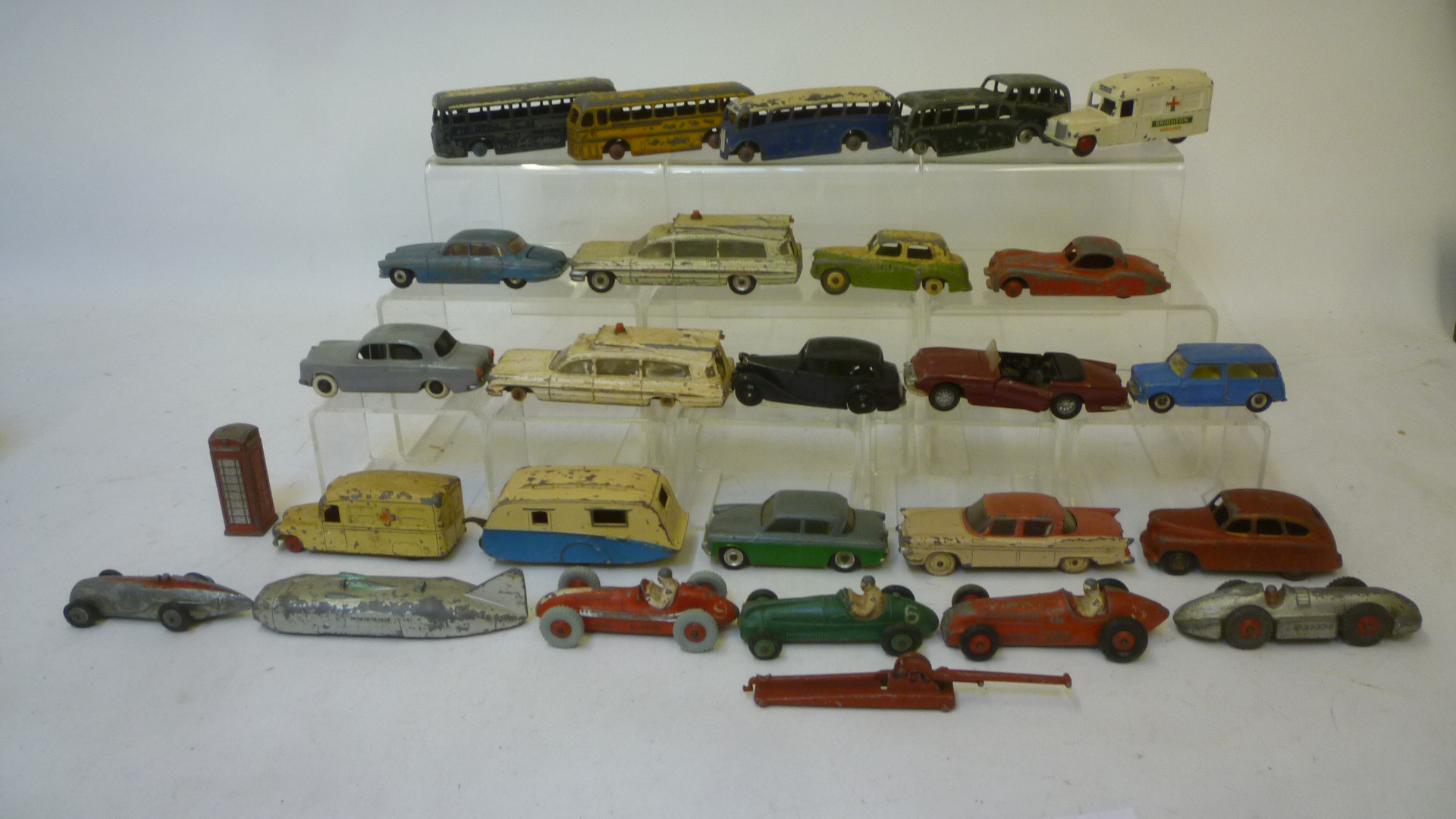 Playworn Dinky cars including seventeen cars Image