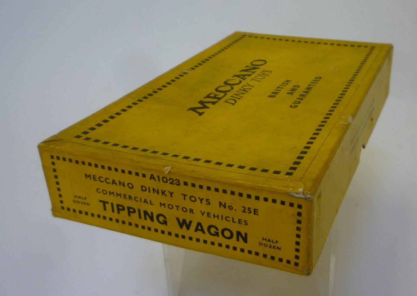 A Dinky Toys Type 1 Trade Box Image