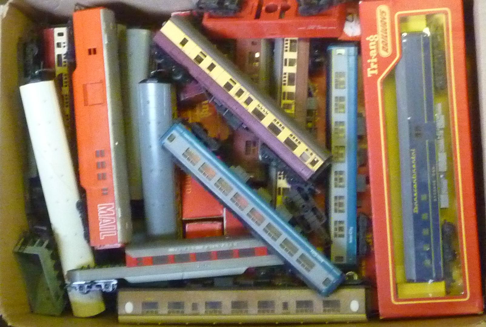 Triang and Hornby rolling stock including rail cleaning wagon Image