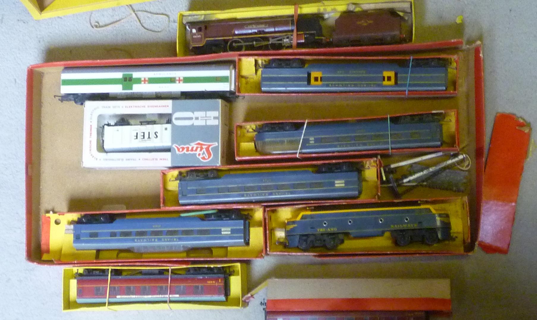 Playworn trains by Triang and Hornby including R359 Diesel and four Transcontinental coaches Image