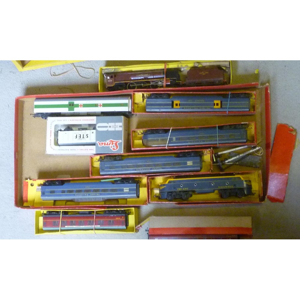 Playworn trains by Triang and Hornby including R359 Diesel and four Transcontinental coaches Image