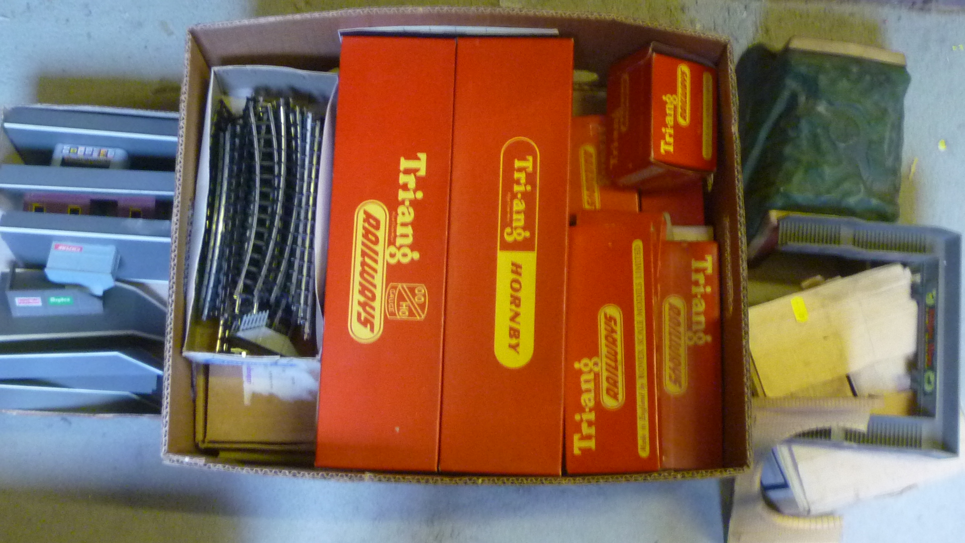 Triang track (Super 4) and trackside accessories including water tower Image