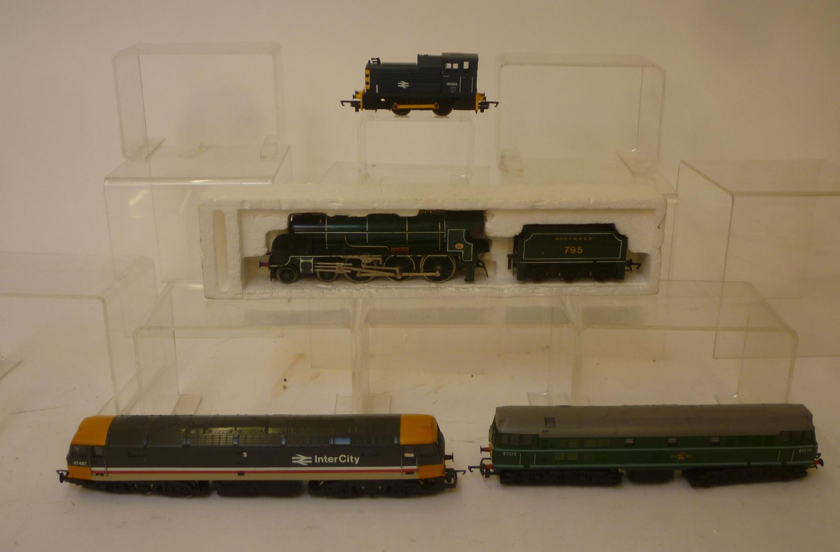 Hornby Southern Railways 4-6-0 Sir Dinadan and tender Image