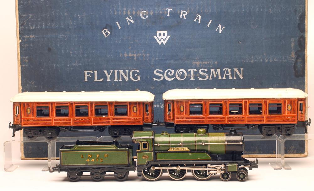 Bing clockwork Flying Scotsman Train Set with clockwork 4-6-0 locomotive 4472 "Flying Fox" and Image