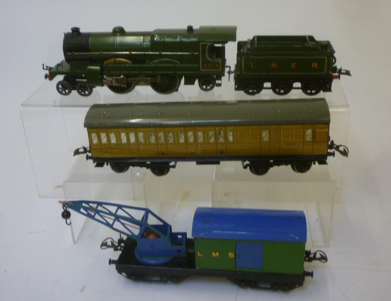 Hornby 20v electric Flying Scotsman locomotive in L.N.E.R. green Image