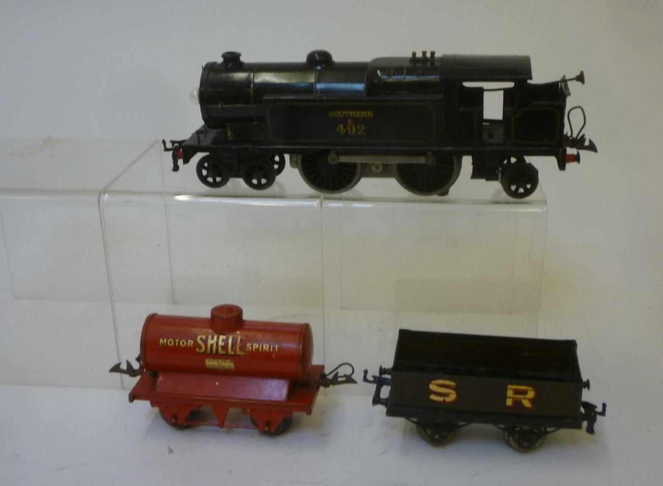 Hornby No 2 4-4-2 20v electric tank finished in black with Southern 492 to tank sides Image