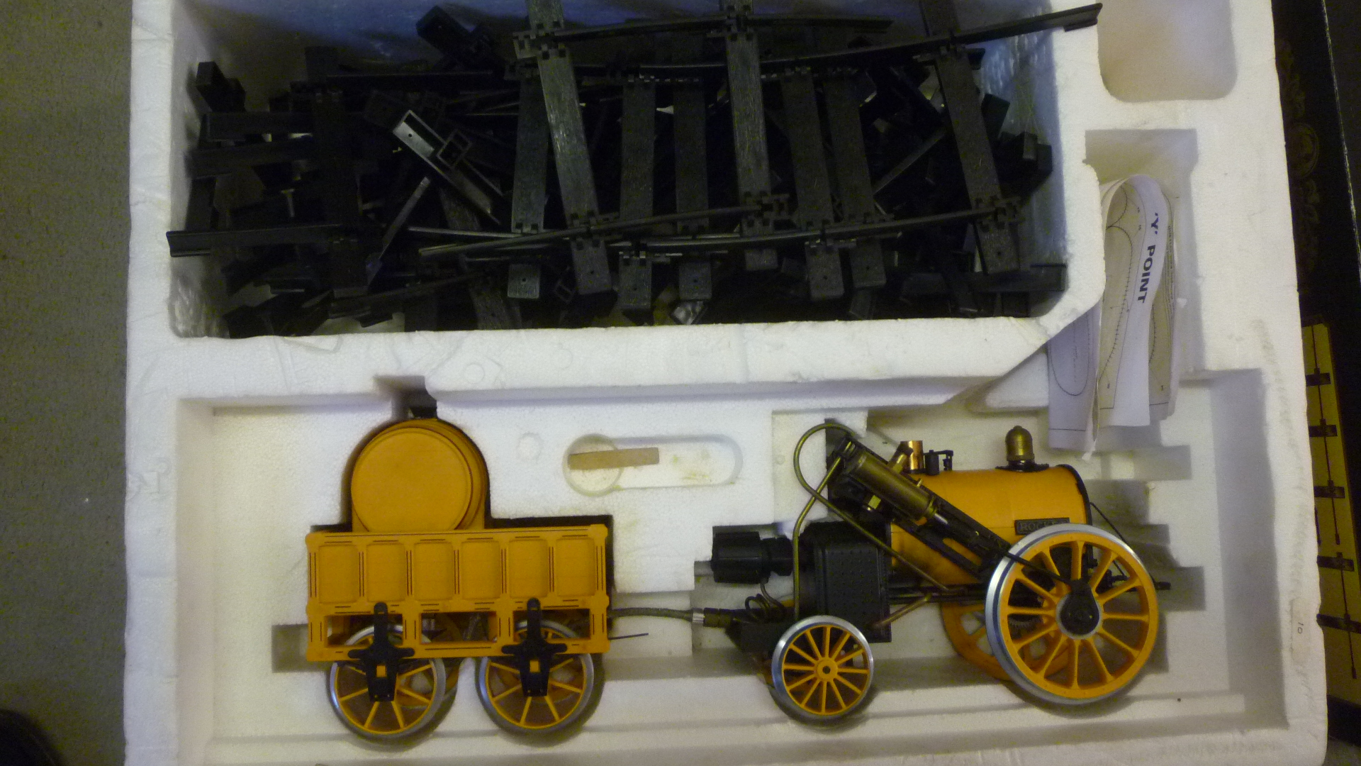 A Hornby 3 1/2" gauge Stephenson's Rocket live steam train set Image