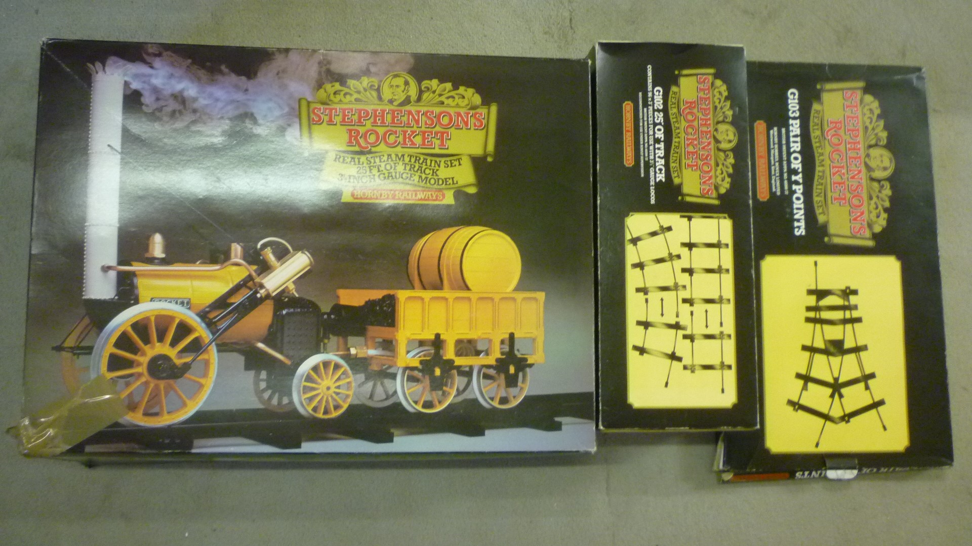 A Hornby 3 1/2" gauge Stephenson's Rocket live steam train set Image