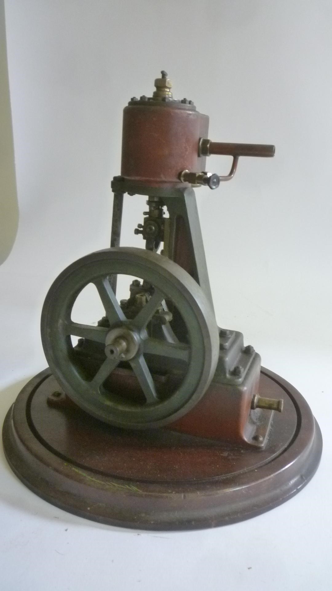 Single cylinder vertical non-reversing steam engine Image