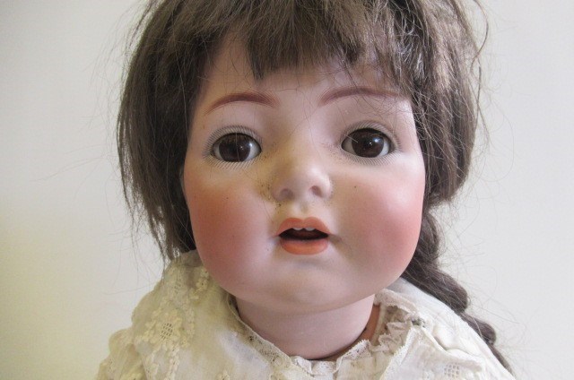 A Kammer & Reinhardt bisque socket head doll Image