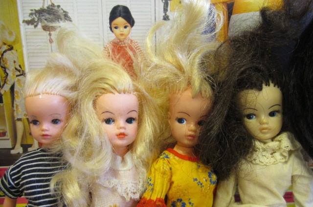 Seven Sindy dolls and a large quantity of clothing and equipment Image