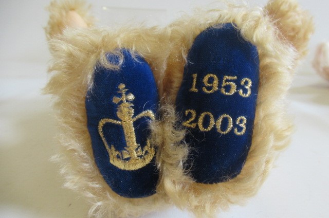 Two boxed limited edition Steiff bears Image