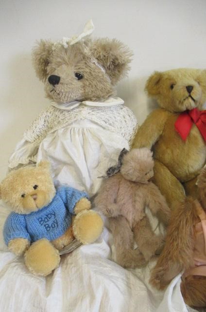 Sixteen teddy bears Image