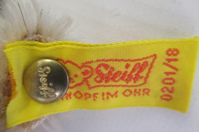 Six Steiff bears Image