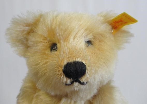 Two Steiff bears Image