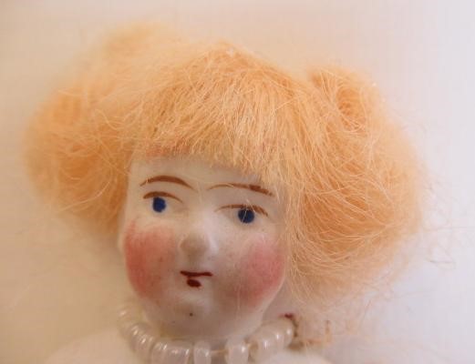 Three shoulder head dolls house dolls Image