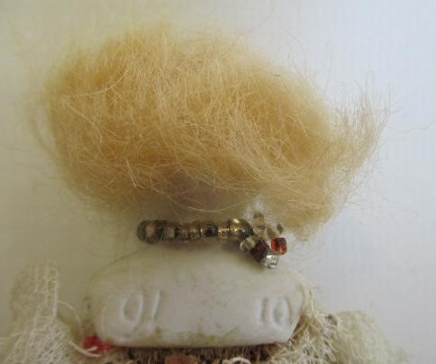 Three shoulder head dolls house dolls Image