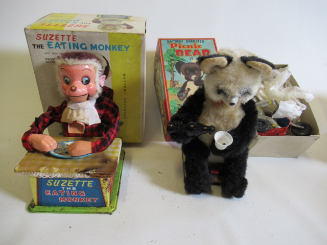 Alps Picnic Bear with drinking action Image