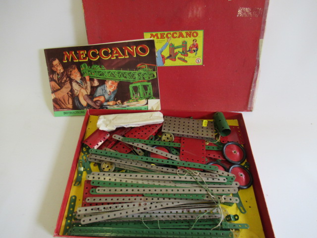 A pre-war Meccano Set No.5 red/green in playworn condition Image