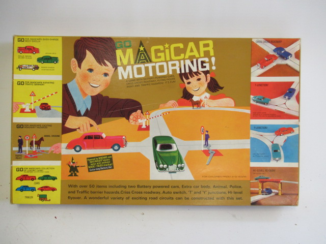 Minic Go Magicar motoring game with electric cars and track Image