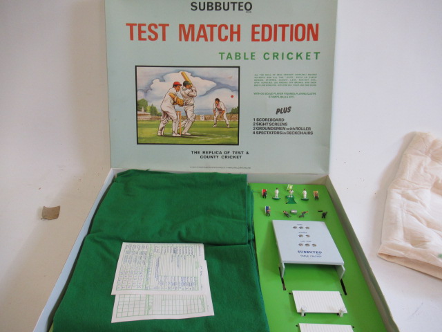 Subbuteo Table Cricket Game with players Image