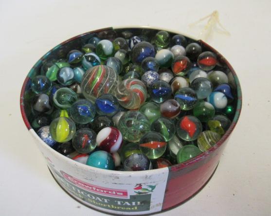 A large quantity of late issue glass marbles Image