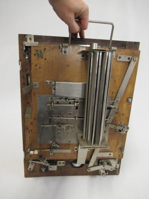 An Allwin De Luxe penny slot machine Image