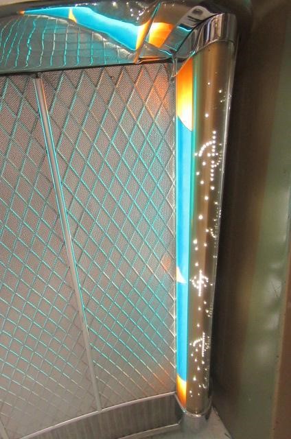 A Wurlitzer hi-fi juke box Image