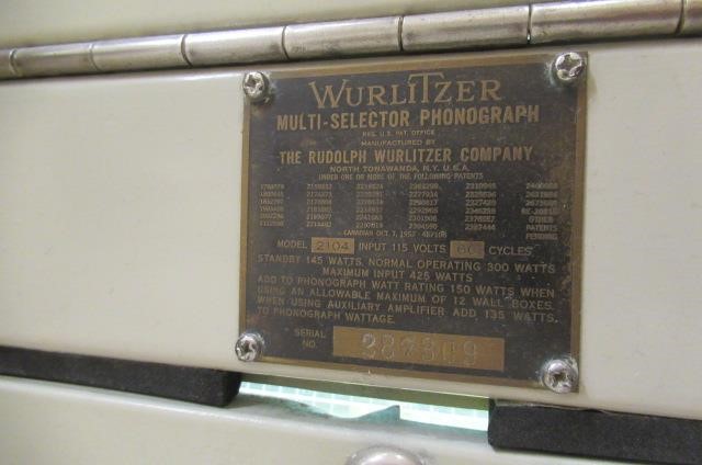 A Wurlitzer hi-fi juke box Image