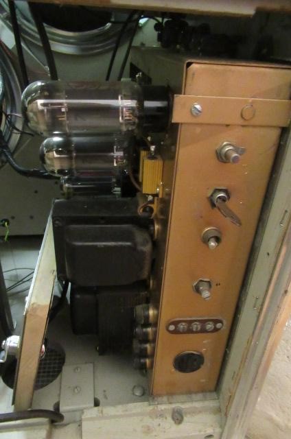 A Wurlitzer hi-fi juke box Image