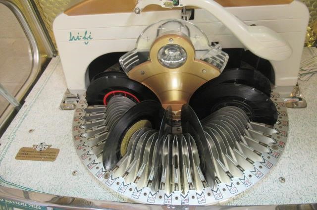 A Wurlitzer hi-fi juke box Image