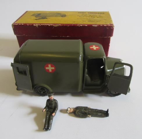 Britains 1512 Ambulance with driver and wounded man Image